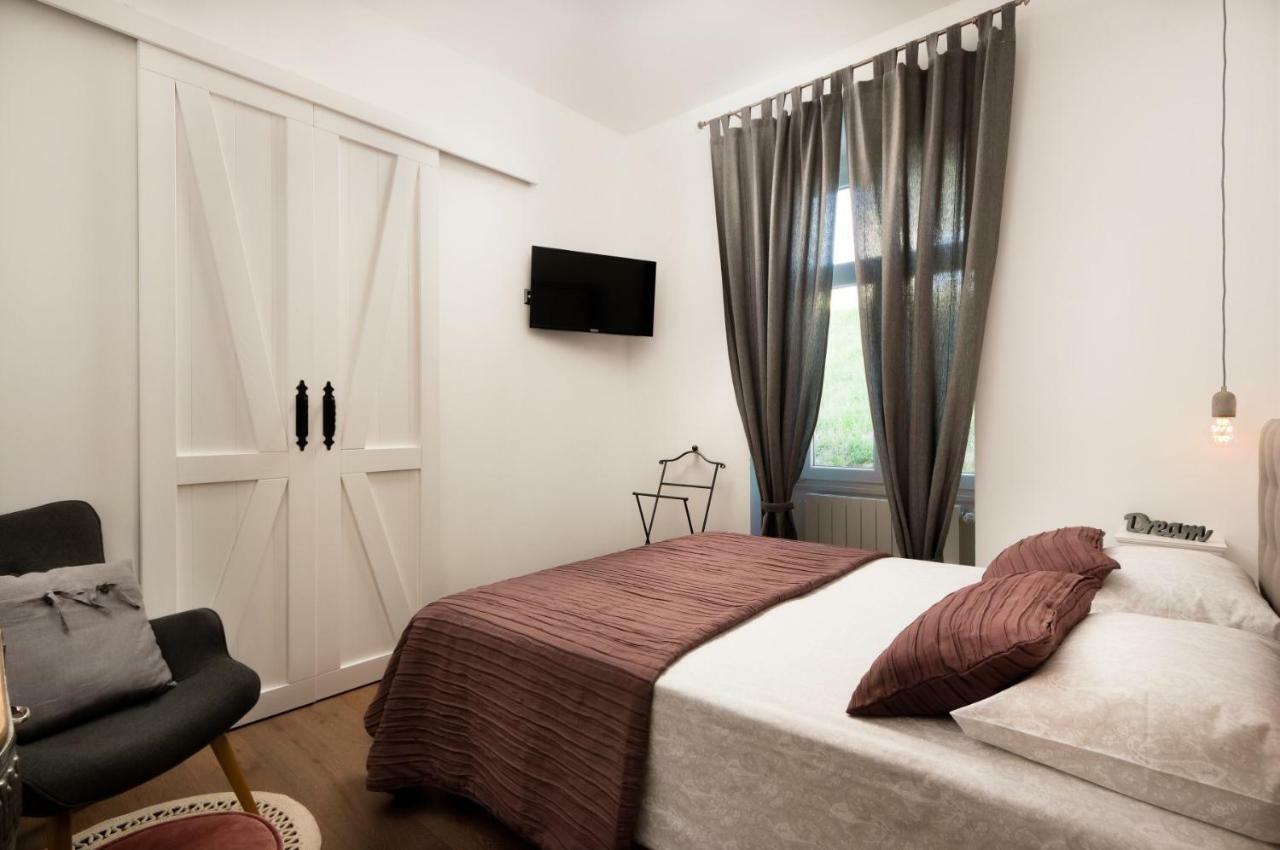 Apartment Altana With Free Parking Pula Ngoại thất bức ảnh